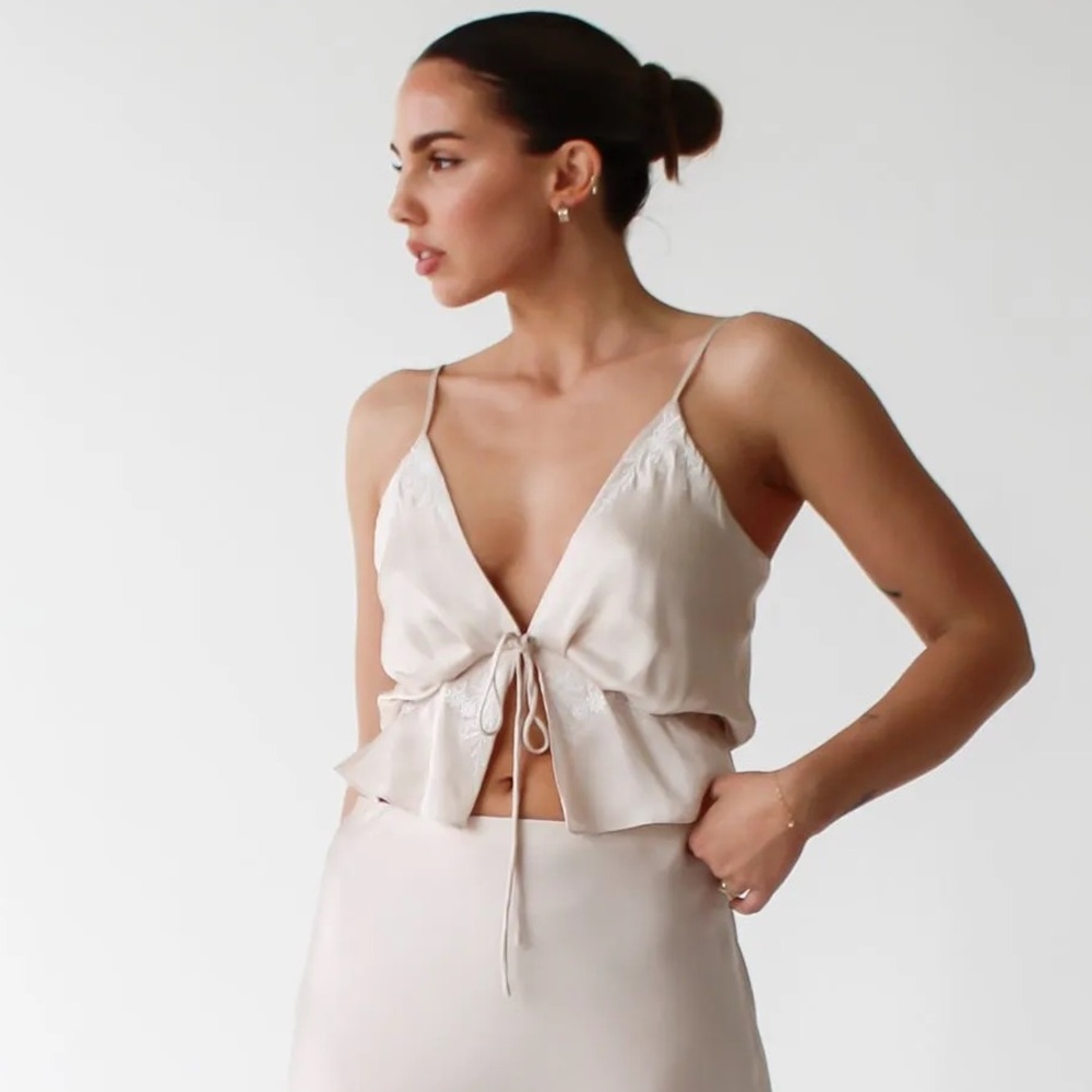 Rumored Wilder Top In Dove